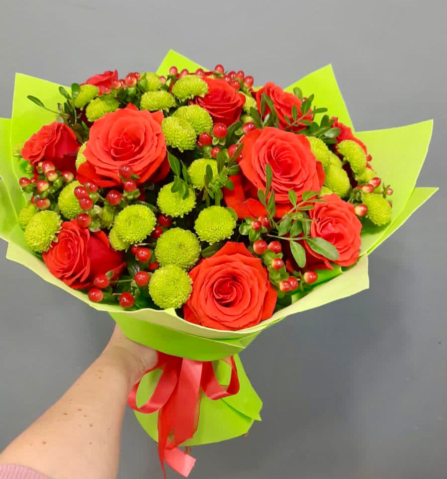 Букет цветов из: Хризантемы и Розы в Соболево