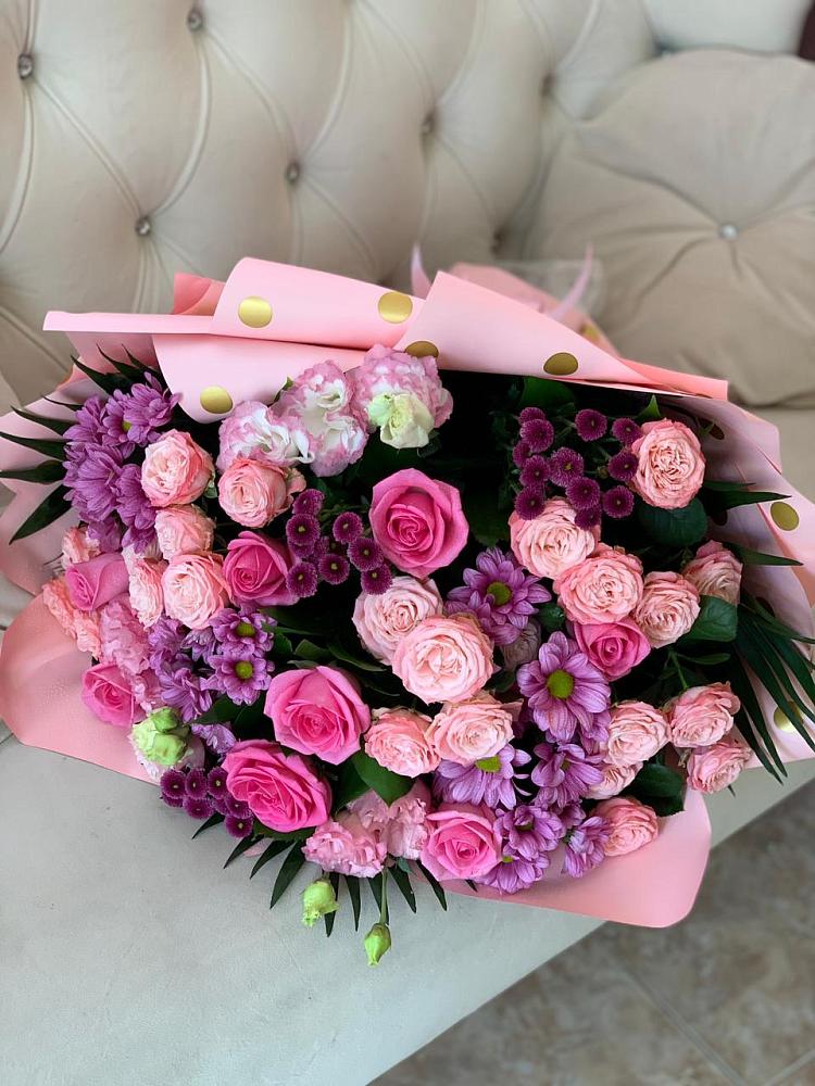 Букет цветов из: Хризантемы, Розы и Лизиантусы в Соболево