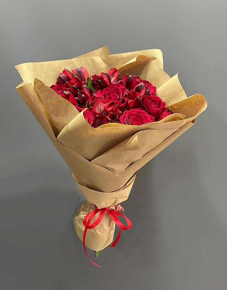 Букет цветов из: Альстромерии и Розы в Соболево