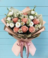 Букет цветов из:  Розы, Альстромерии и Лизиантусы в Соболево
