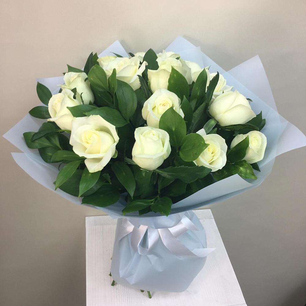 Букет 15 Белых роз Проуд в Соболево