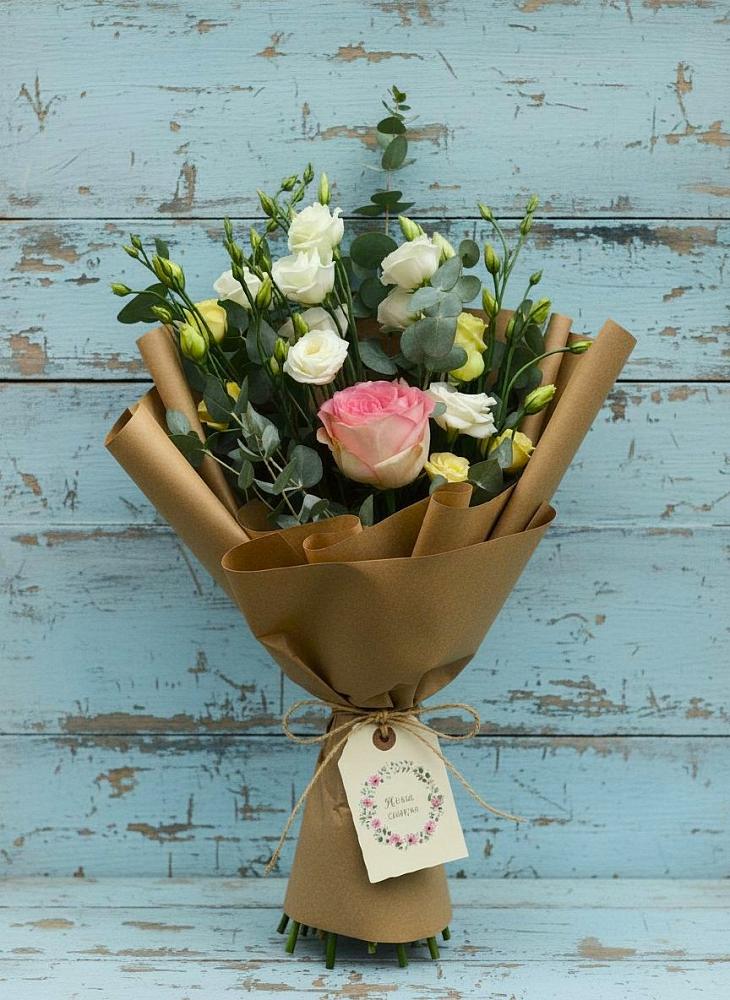 Букет цветов из: Розы и Лизиантусы в Соболево