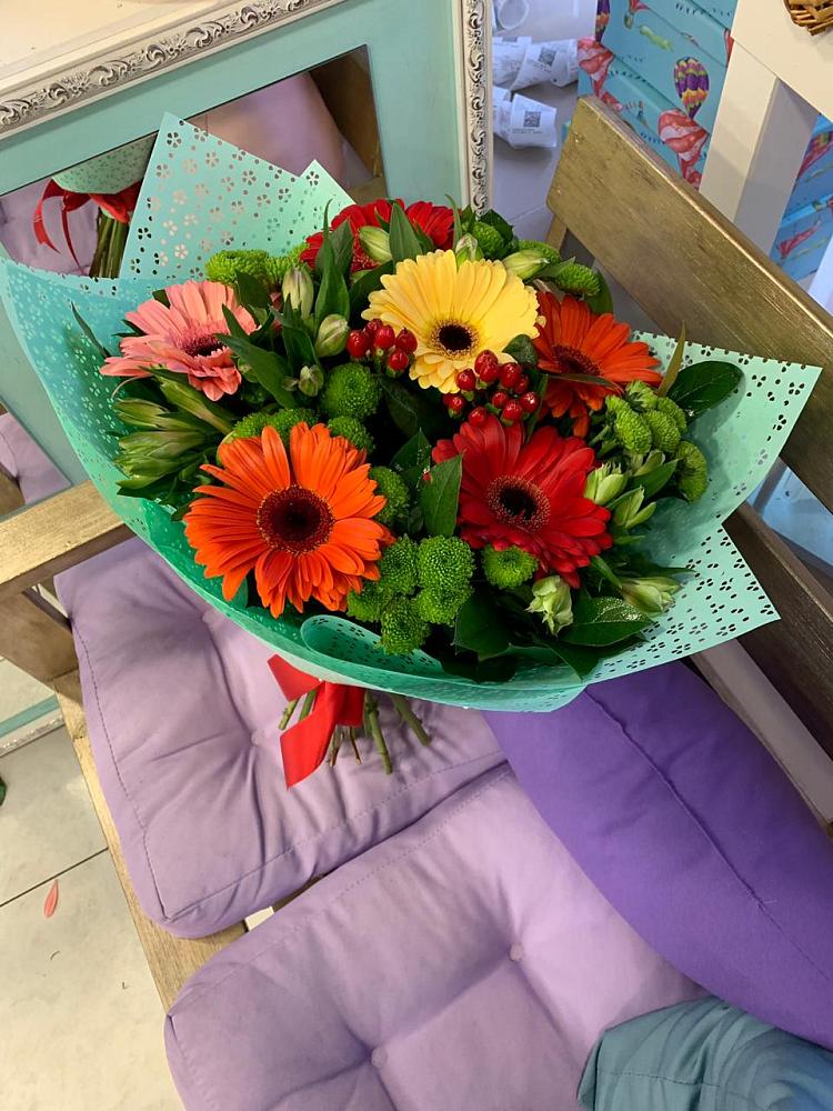 Букет цветов из: Герберы, Хризантемы и Альстромерии в Соболево