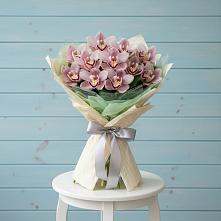 Букет цветов из:  Орхидеи и Розы в Соболево