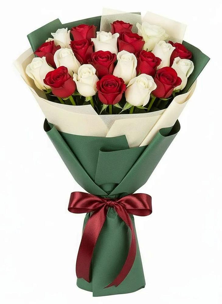 Букет Микс из красных и белых роз в Соболево