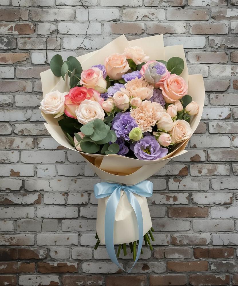 Букет цветов из: Розы, Лизиантусы и Гвоздики в Соболево