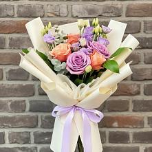 Букет цветов из:  Лизиантусы и Розы в Соболево