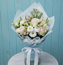 Букет цветов из:  Розы и Лизиантусы #REPLACE_PRED# Соболево