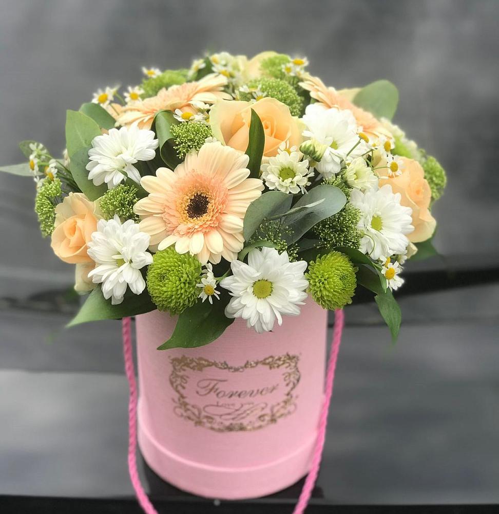 Цветочная композиция из Розы, Герберы и Хризантемы в шляпной коробке в Соболево