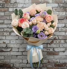 Букет цветов из:  Розы, Лизиантусы и Гвоздики в Соболево