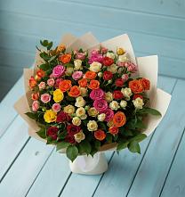 Букет Микс из разноцветных кустовых роз в Соболево