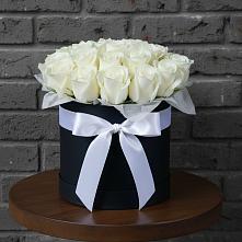 Цветочная композиция из Розы в шляпной коробке в Соболево