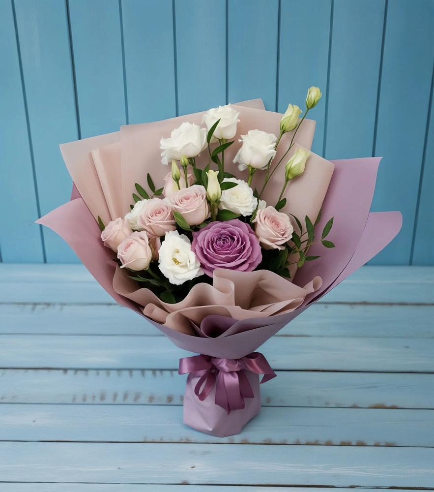 Букет цветов из: Розы и Лизиантусы в Соболево